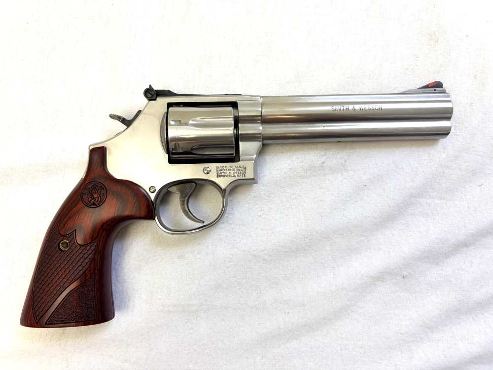 Smith & Wesson 686 Plus Deluxe 357 Magnum 38 Special Stainless Steel Finish-img-0