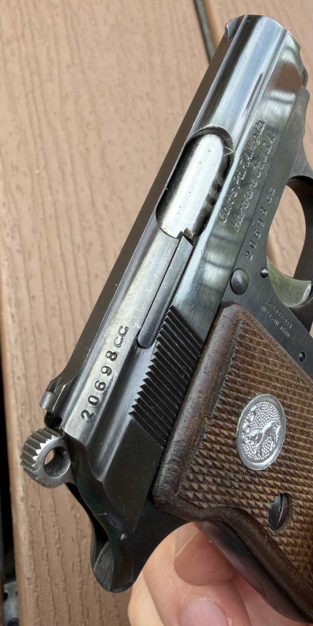 Great colt junior pistol .25 acp in matching box and paperwork -img-9