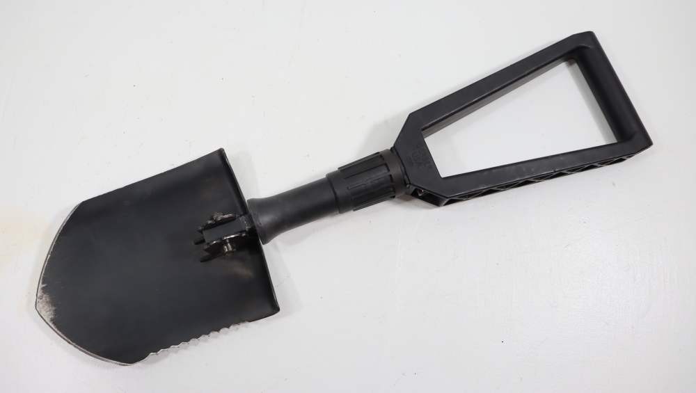U.S. GERBER FOLDING E-TOOL SHOVEL WITH BLADE AND SAW-img-0