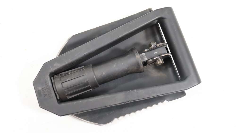 U.S. GERBER FOLDING E-TOOL SHOVEL WITH BLADE AND SAW-img-12