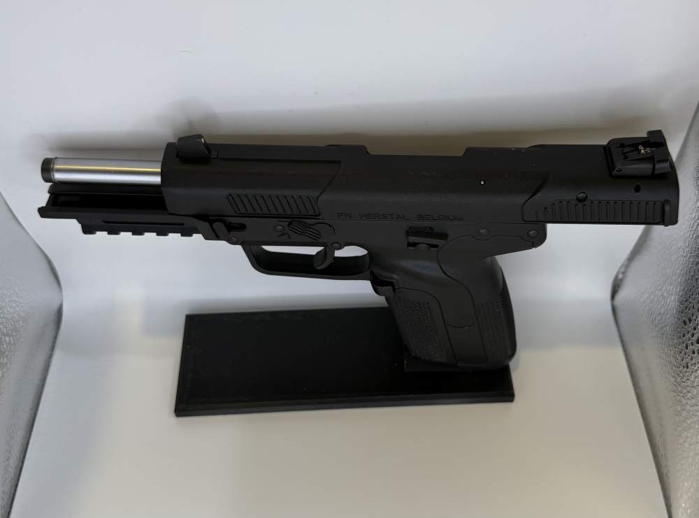 FN Herstal Five-Seven 5.7x28mm-img-3