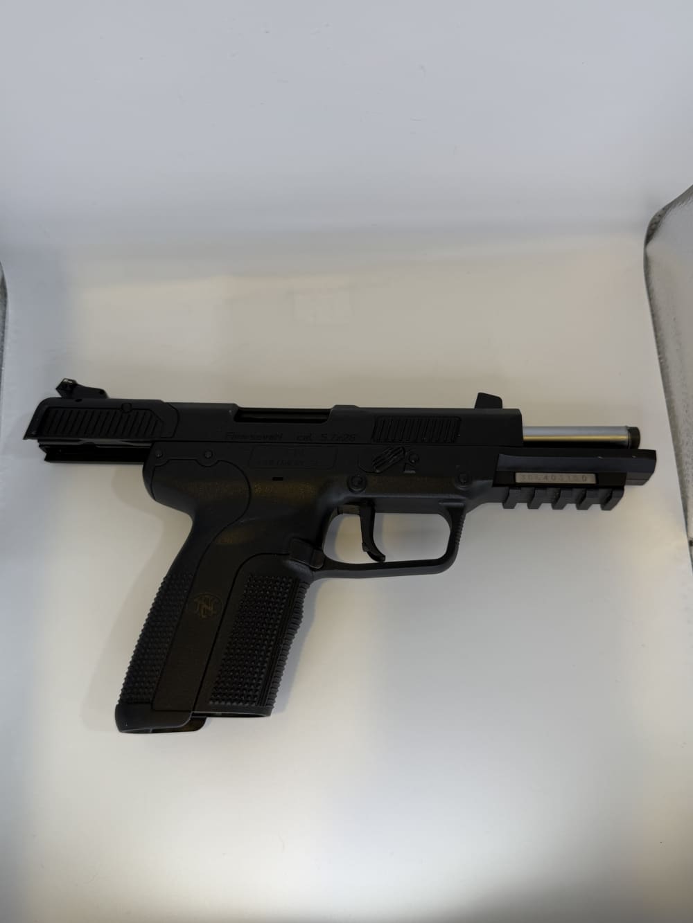 FN Herstal Five-Seven 5.7x28mm-img-6