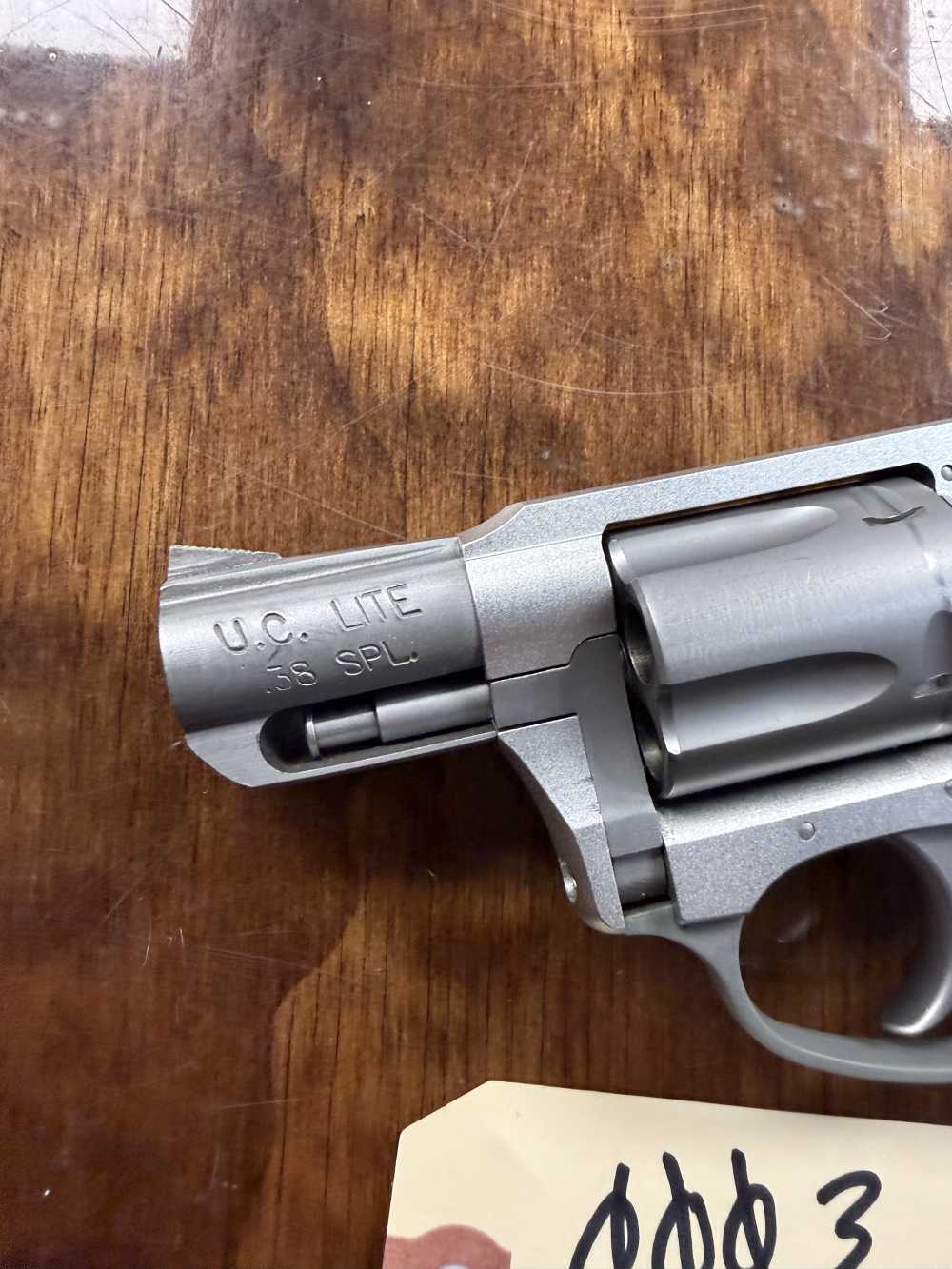 Preowned Charter Arms Undercover Lite in .38 special -img-3