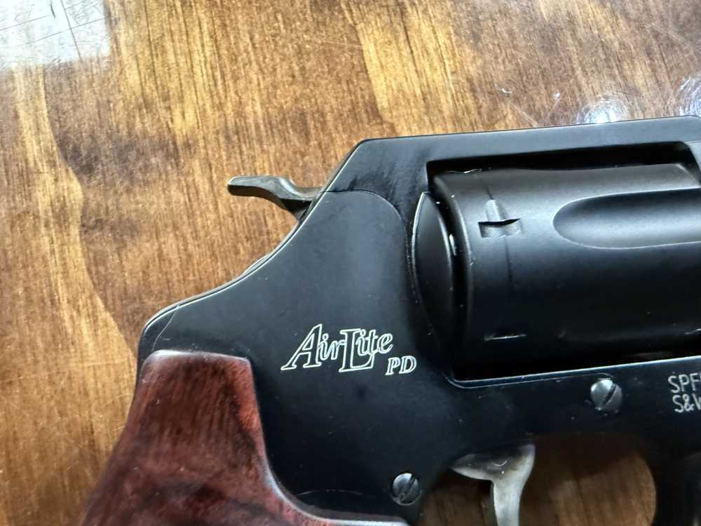 Preowned Excellent Smith & Wesson 351pd revolver in .22 Mag -img-8