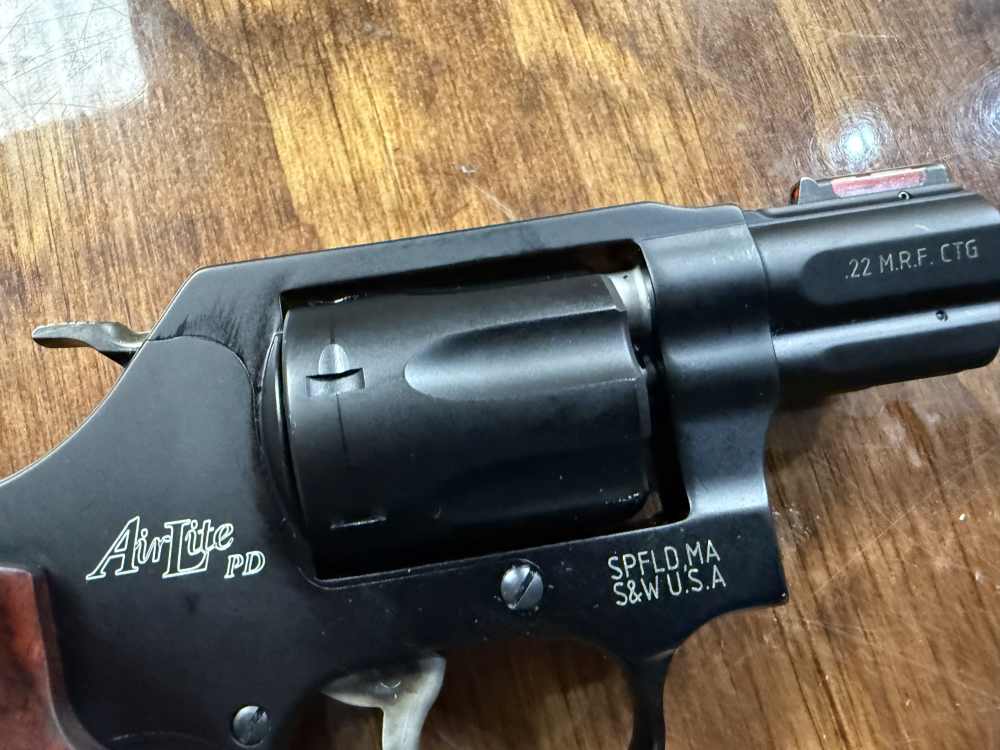 Preowned Excellent Smith & Wesson 351pd revolver in .22 Mag -img-11