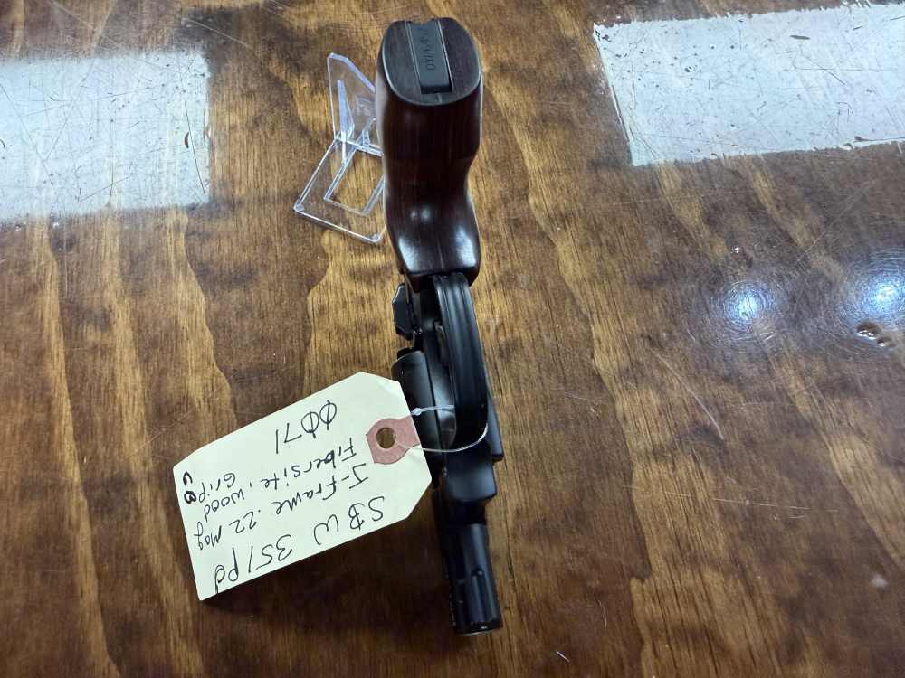 Preowned Excellent Smith & Wesson 351pd revolver in .22 Mag -img-18