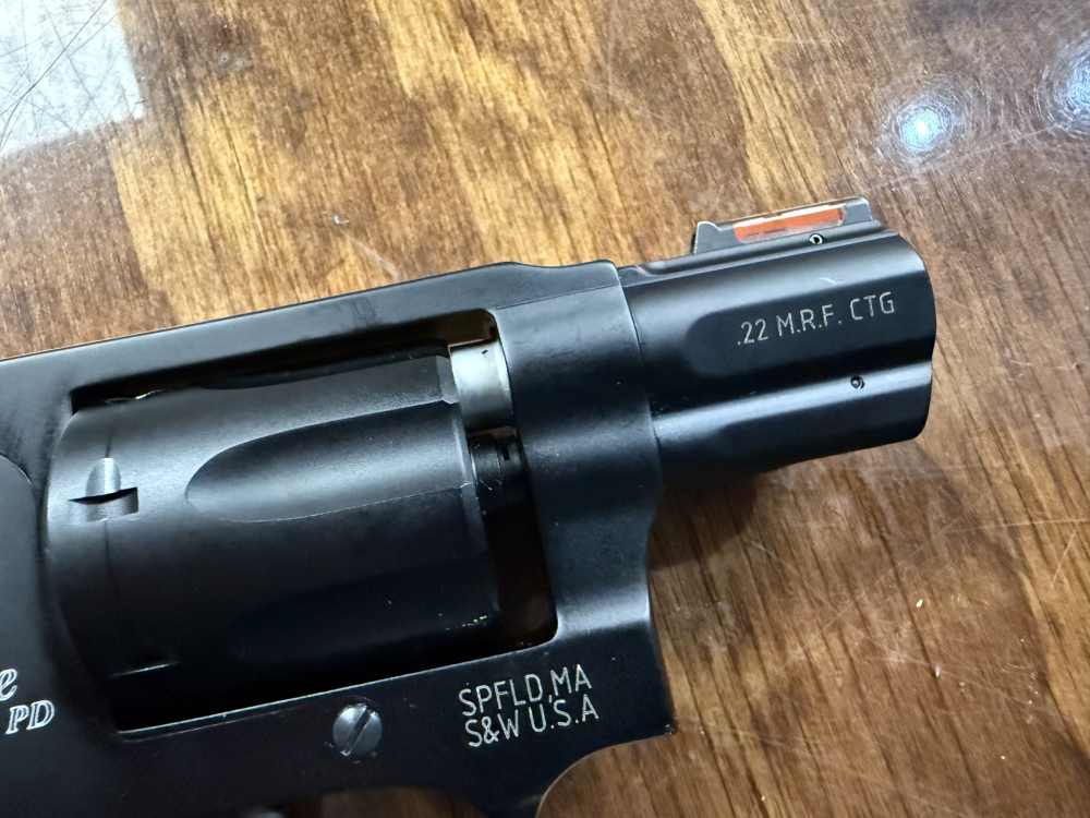 Preowned Excellent Smith & Wesson 351pd revolver in .22 Mag -img-9