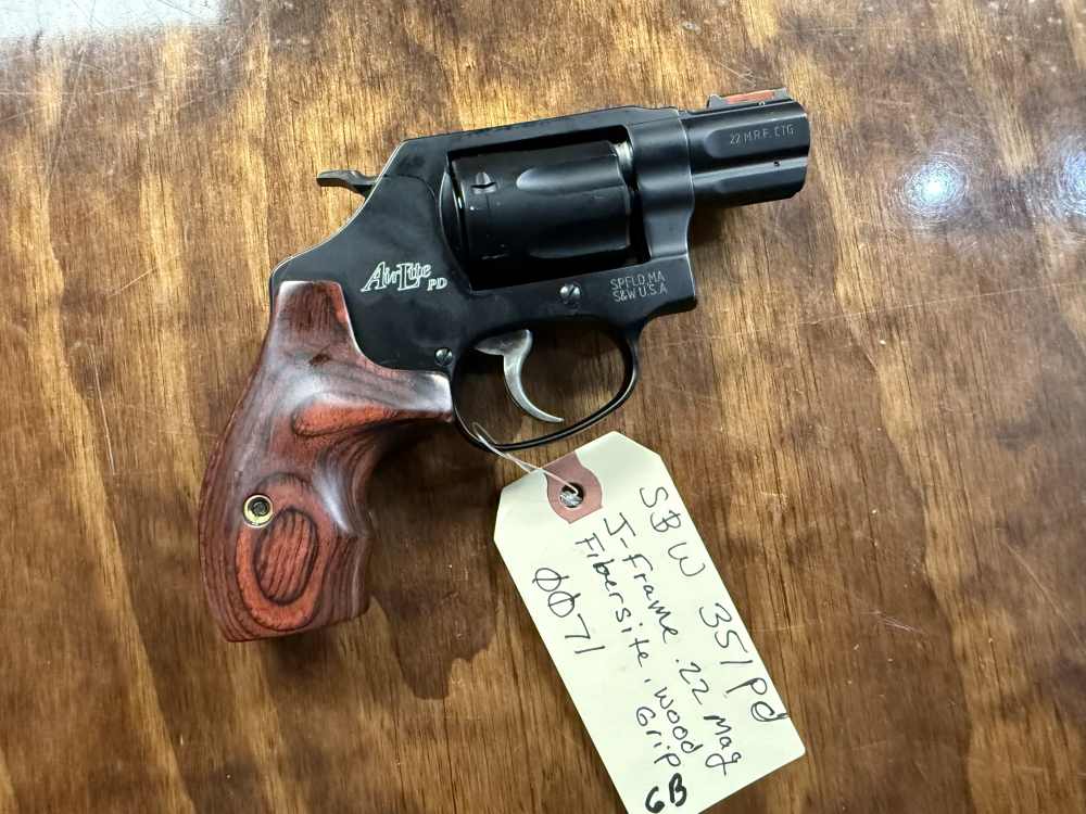 Preowned Excellent Smith & Wesson 351pd revolver in .22 Mag -img-5