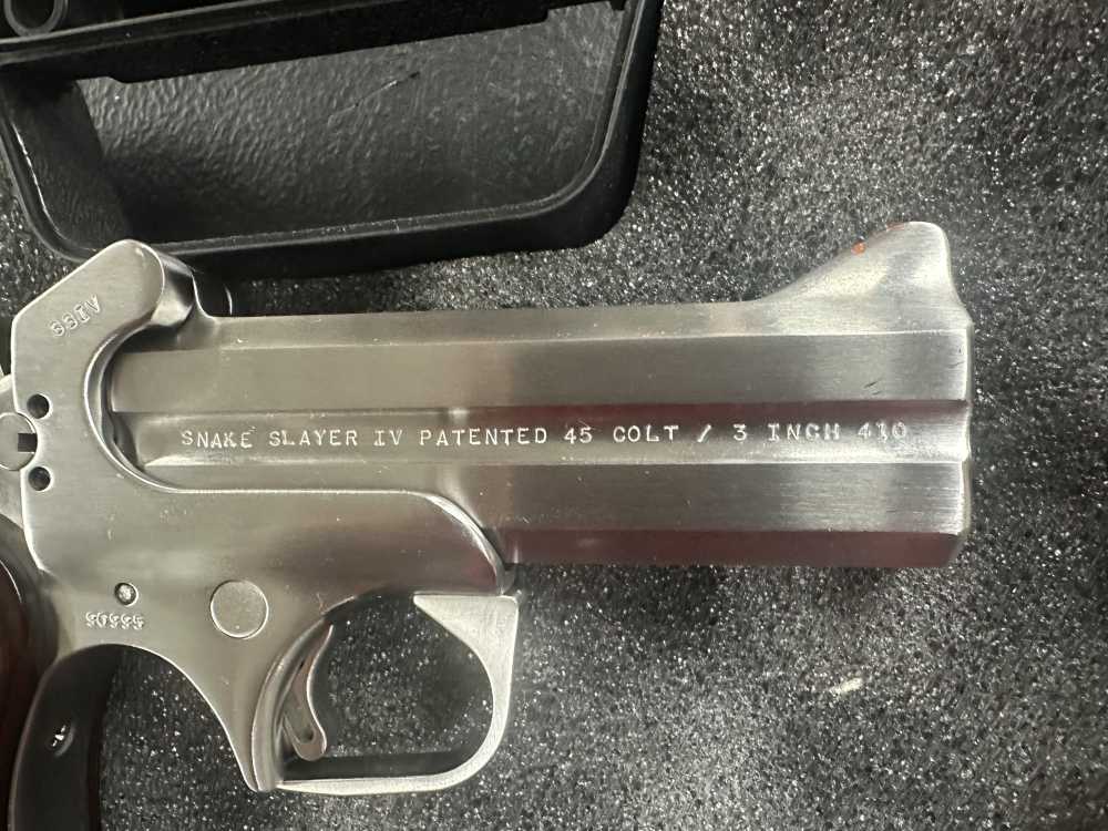 Bond Arms Snake Slayer NIB with extra barrels-img-4