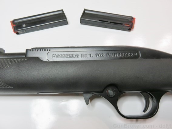 Mossberg Plinkster 702 Semi Auto 22 LR, 2 Clips Tasco Scope-img-1