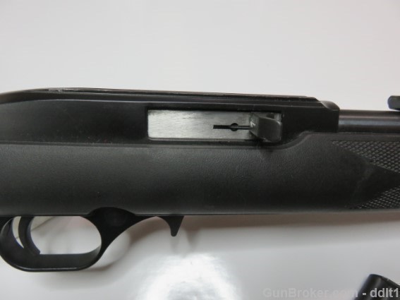 Mossberg Plinkster 702 Semi Auto 22 LR, 2 Clips Tasco Scope-img-3