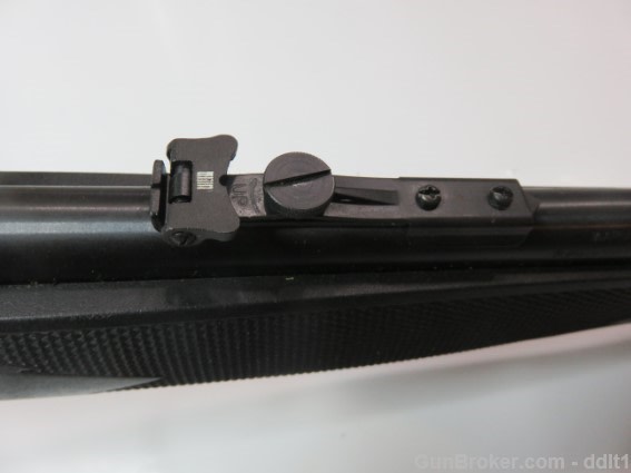 Mossberg Plinkster 702 Semi Auto 22 LR, 2 Clips Tasco Scope-img-6