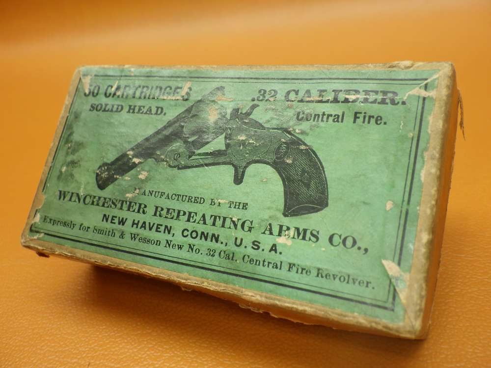 Early 1880's 'Picture Box' - Win .32 Cal for S&W Central Fire Revolver-img-1