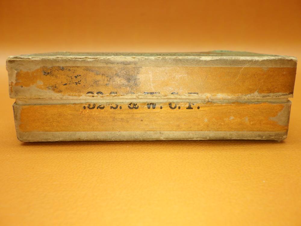Early 1880's 'Picture Box' - Win .32 Cal for S&W Central Fire Revolver-img-2