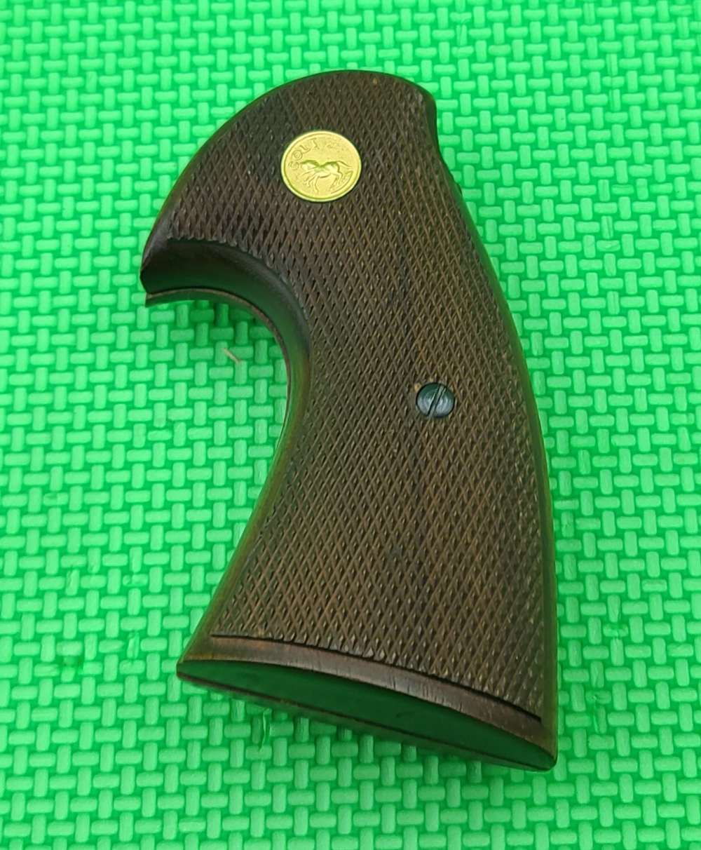RARE EARLY COLT PYTHON GEN 1 GRIPS ORIGINAL FULLY CHECKERED GEN1 GOLD-img-2