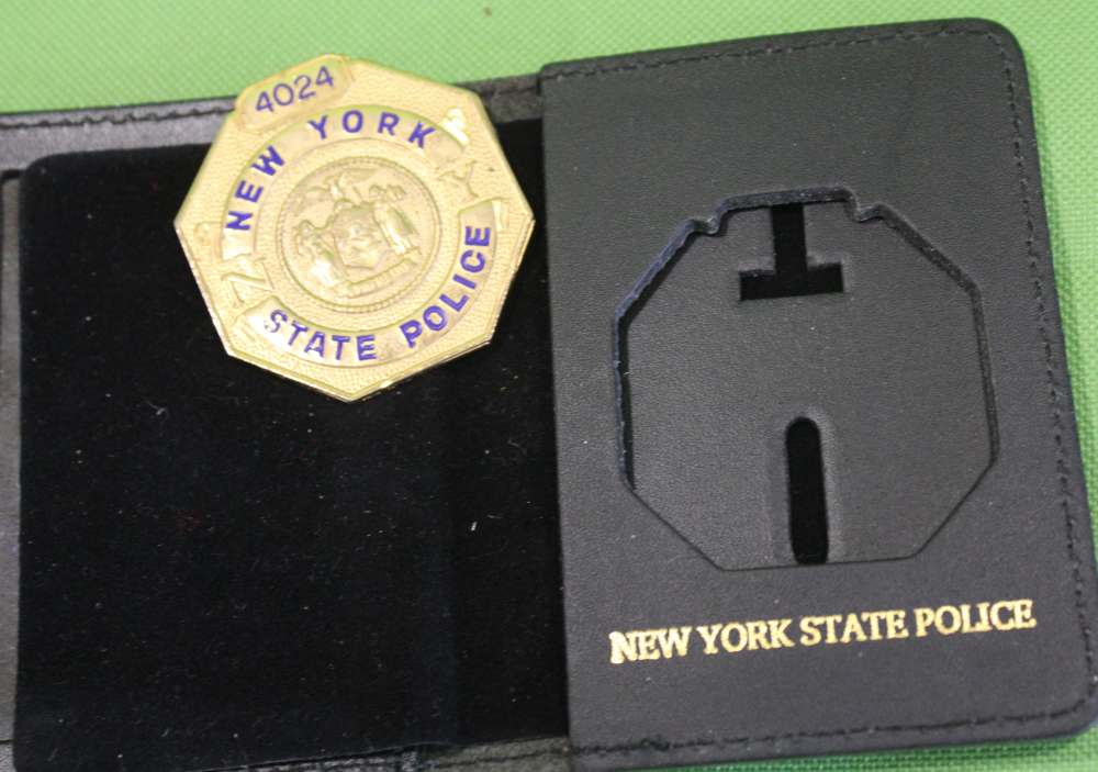 Vintage Obsolete New York State Police Wallet Badge See Listing Details J61-img-5