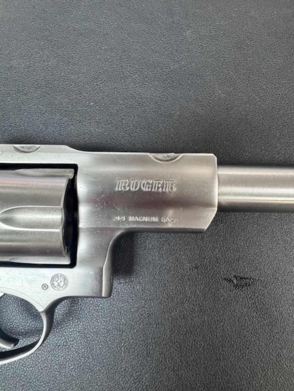 original ruger super redhawk with rings -snap caps-speed loaders-img-6