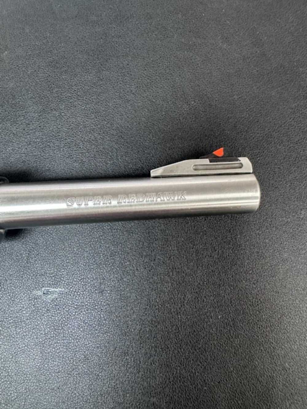 original ruger super redhawk with rings -snap caps-speed loaders-img-5
