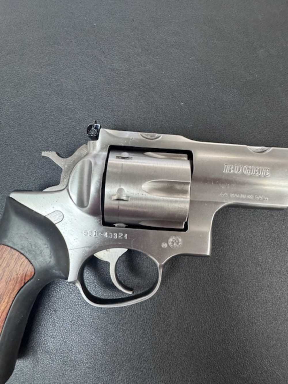 original ruger super redhawk with rings -snap caps-speed loaders-img-8