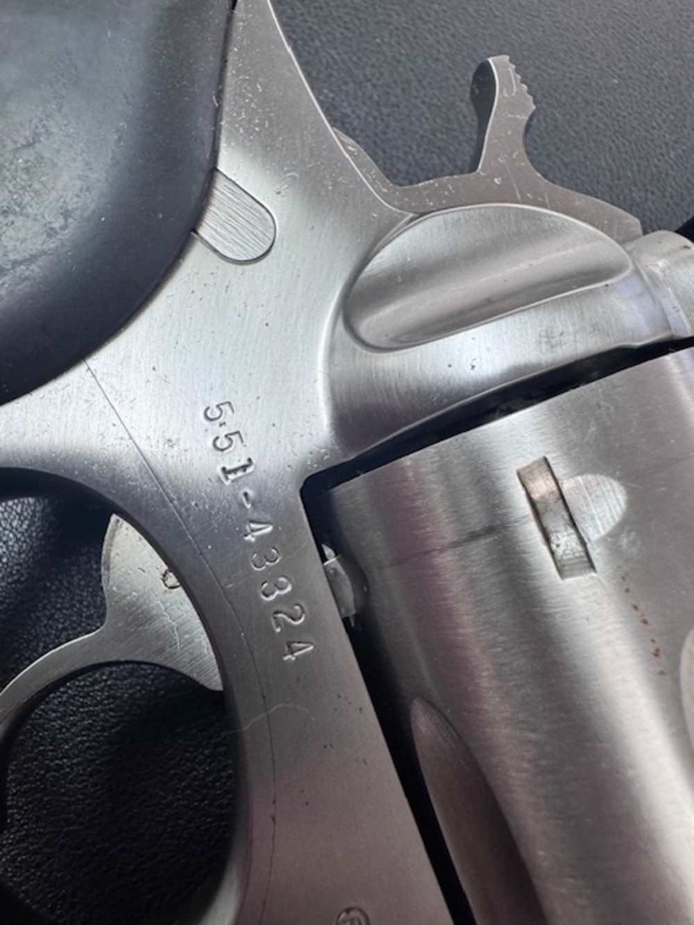 original ruger super redhawk with rings -snap caps-speed loaders-img-7