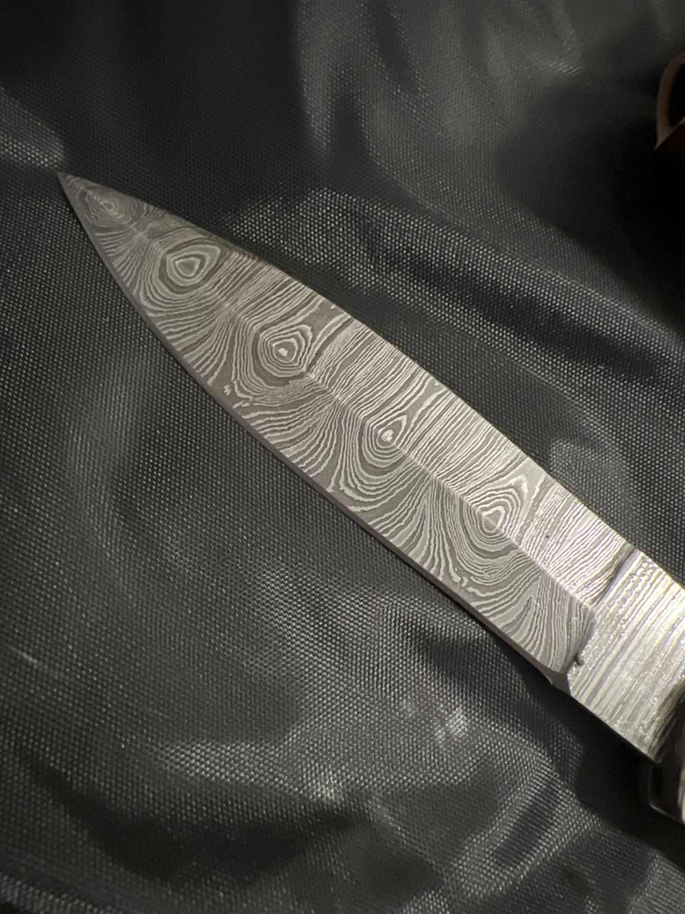 Switchblade 12 inch. Engraved Grip w/leather carrying case Damascus steel -img-6