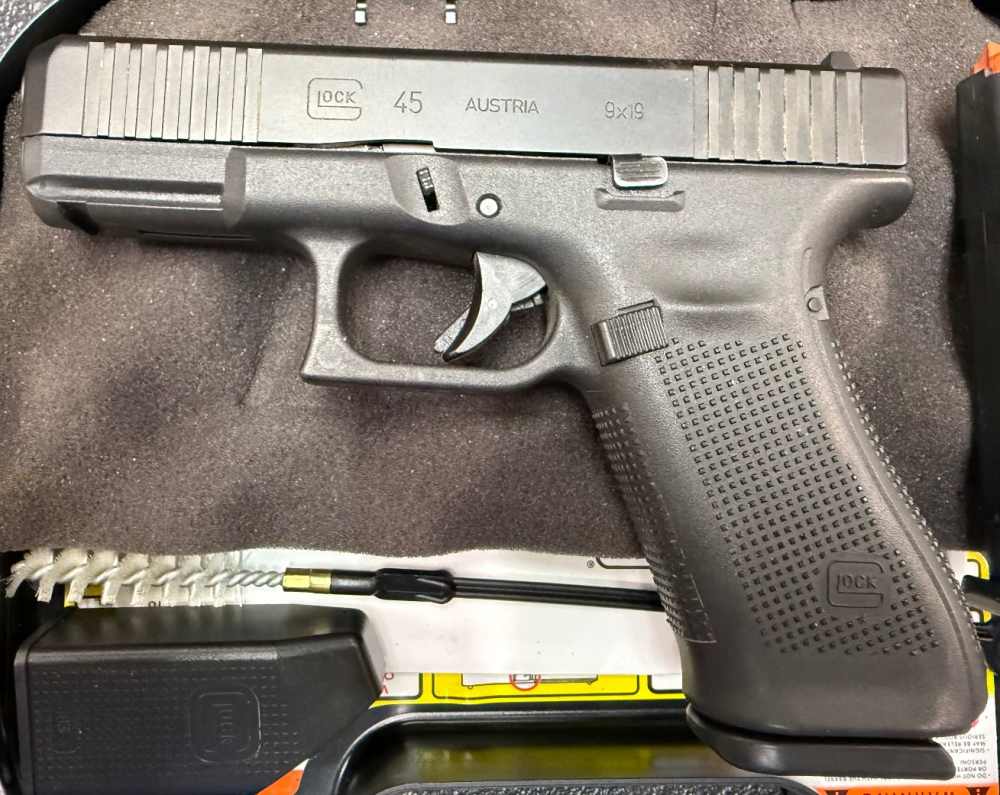 Glock 45 Gen 5 9mm 4.02” Barrel 2x 17-Round Mags Original Box-img-1