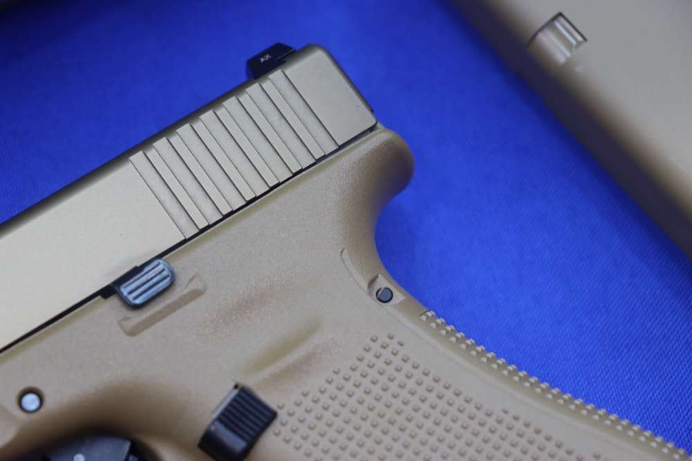 Glock Model G19X Pistol 9MM FDE Night Sights 3-MAGS 19RD GEN5 Austria NEW 9-img-5