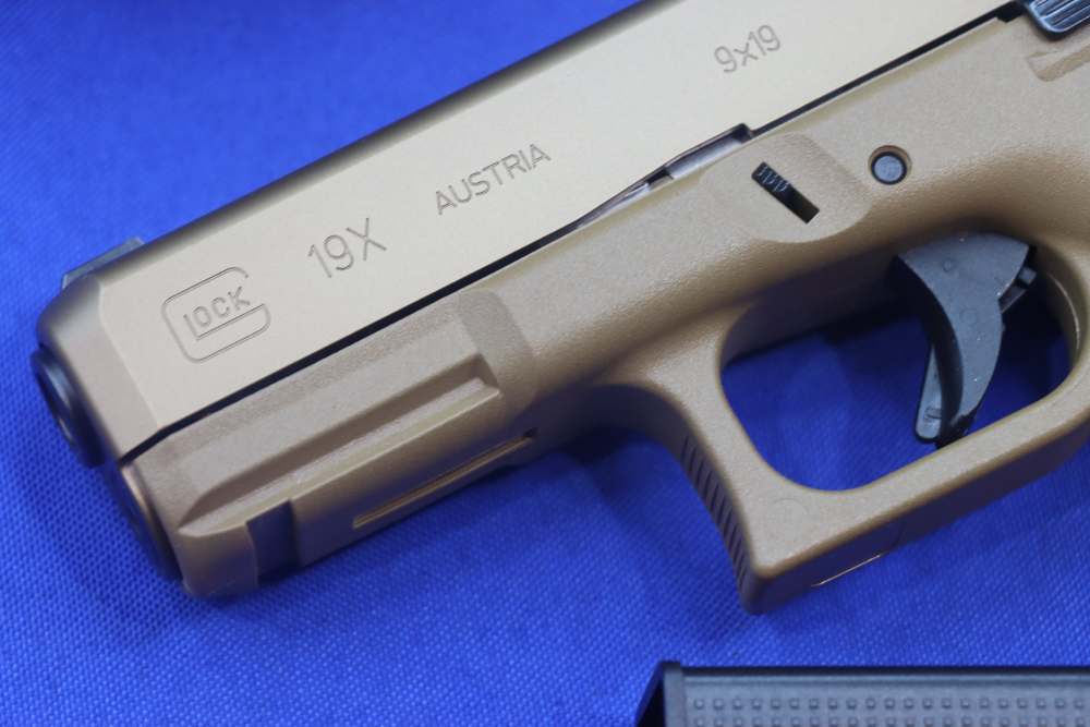 Glock Model G19X Pistol 9MM FDE Night Sights 3-MAGS 19RD GEN5 Austria NEW 9-img-2