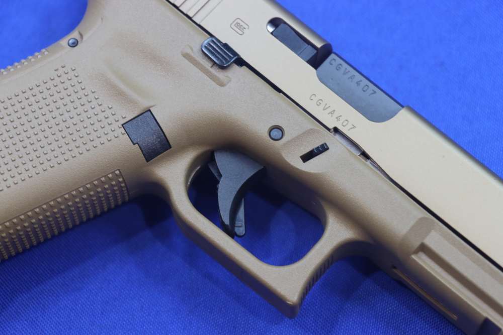 Glock Model G19X Pistol 9MM FDE Night Sights 3-MAGS 19RD GEN5 Austria NEW 9-img-11