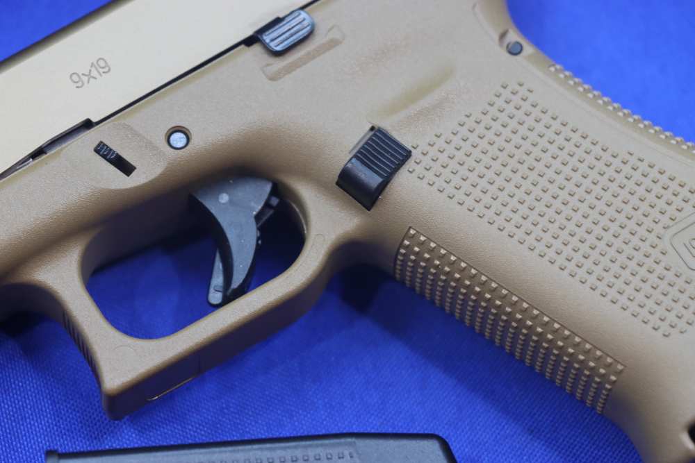 Glock Model G19X Pistol 9MM FDE Night Sights 3-MAGS 19RD GEN5 Austria NEW 9-img-6