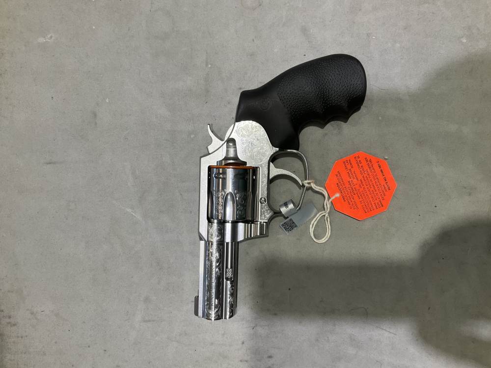 Colt King Cobra , Engraved Collectors Edition, .357 magnum, 6 shooter-img-0