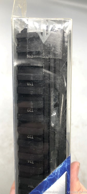 UTG Pro AR15 Mid Length 9in Super Slim Free Float Handguard-img-8