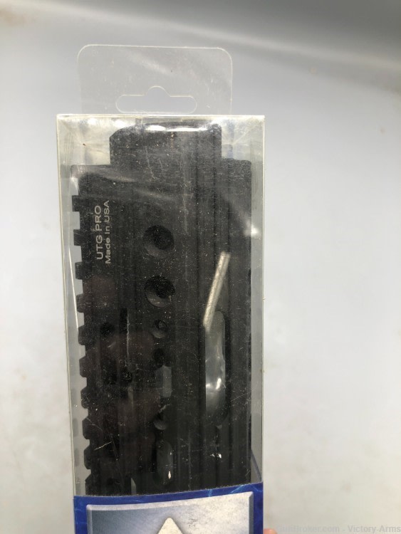 UTG Pro AR15 Mid Length 9in Super Slim Free Float Handguard-img-7