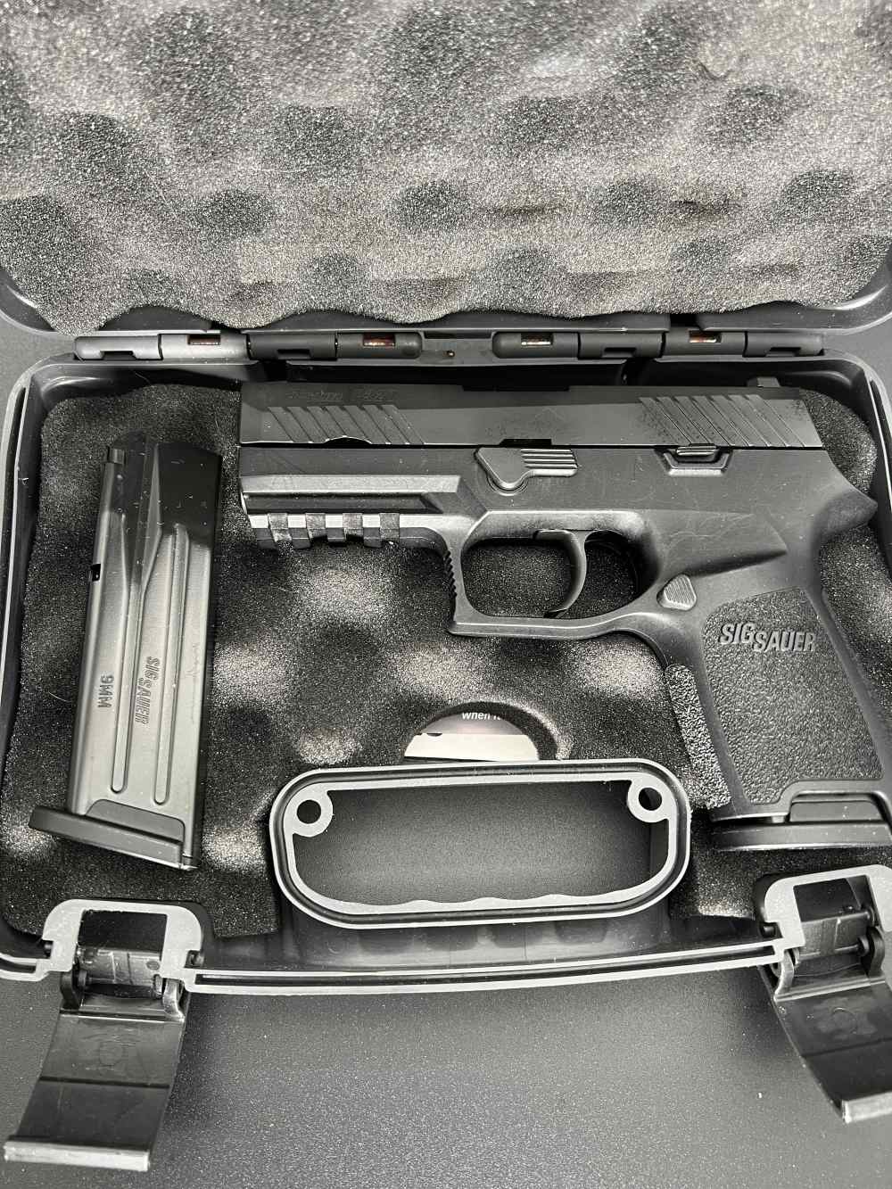 SIG P320 Compact, 9mm, 2 mags(15rnd), Original Box-img-11