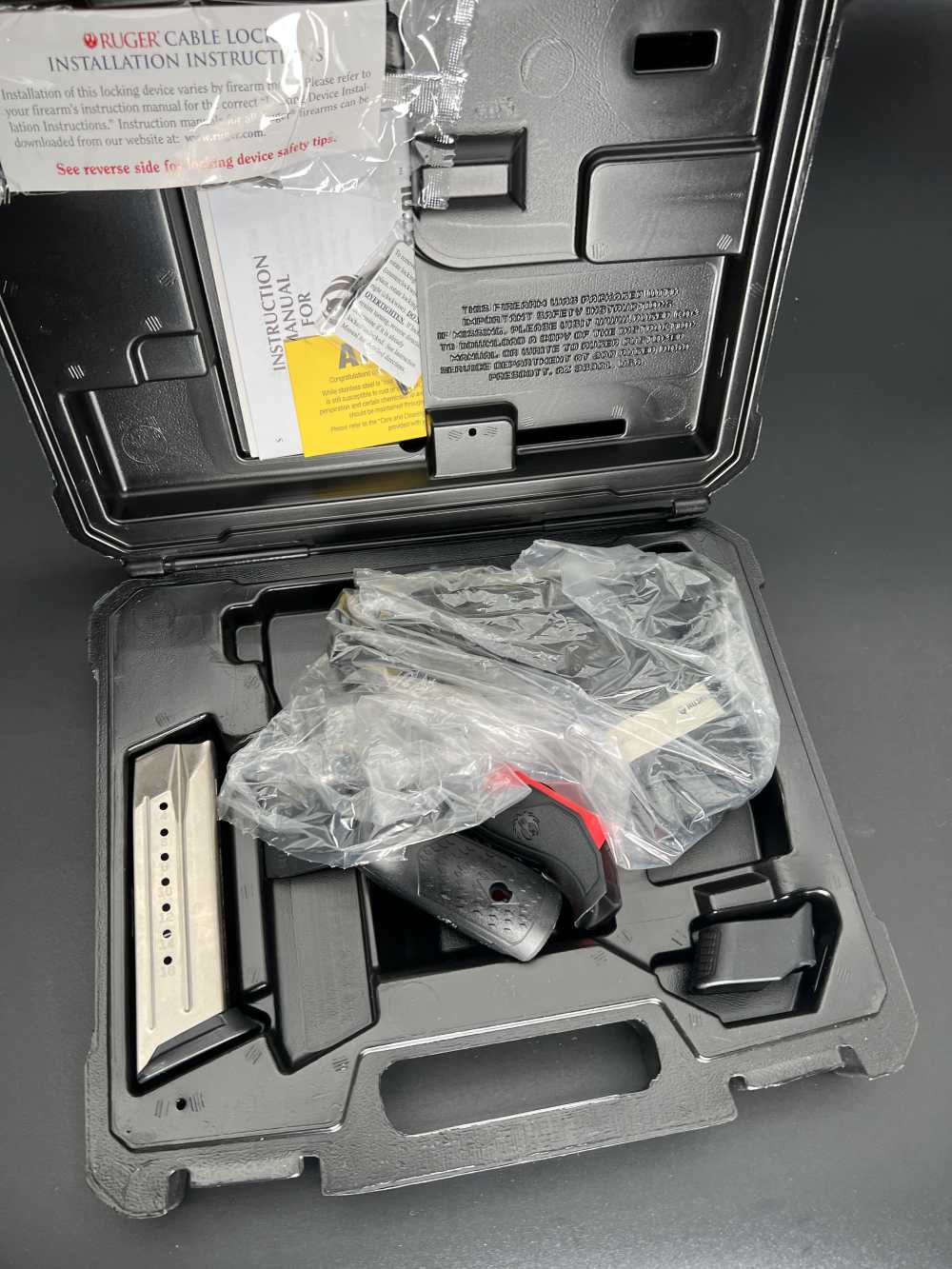 Ruger American Pistol, 9mm, 2 mags(12/17rd), 2 Grips-img-2