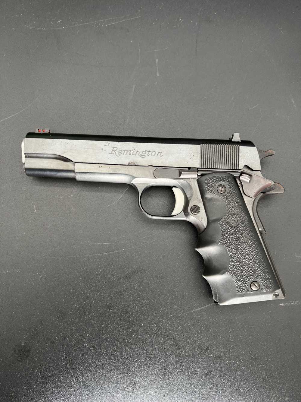 Remington 1911 R1, .45 ACP, 1 mag(7rnd), Hogue Grips-img-2