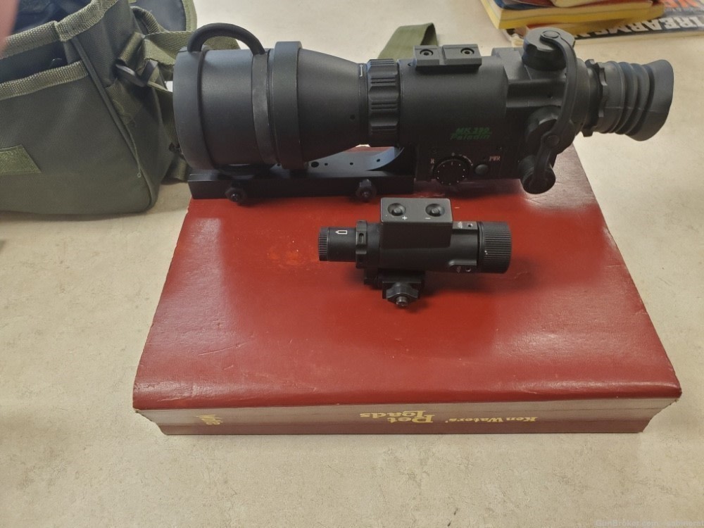 Atn paladin mk 390 night vision scope brand new in soft carry case-img-1