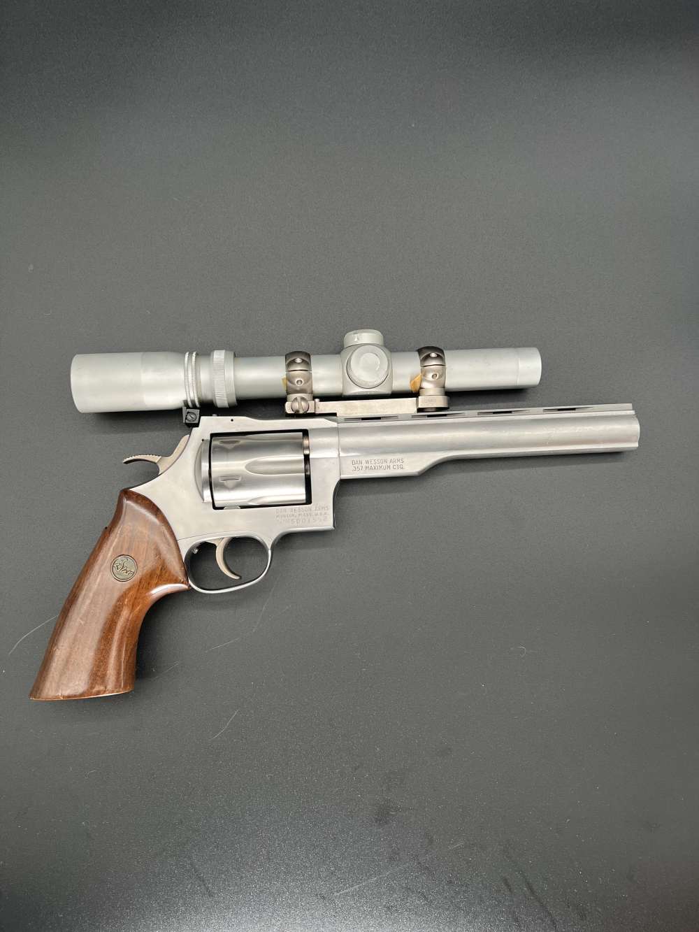 Dan Wesson .357 Maximum SuperMag, 8" VH, Burris Scope (Monson 1983-92)-img-1