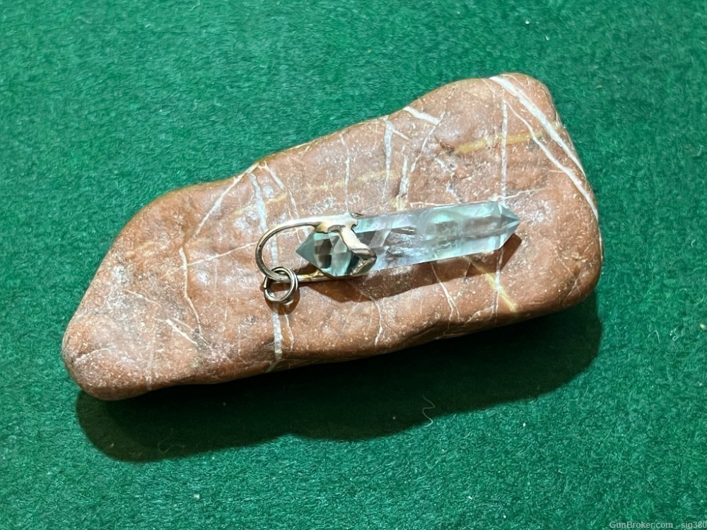 VINTAGE CRYSTAL PENDANT WITH SILVER CLASP-img-0