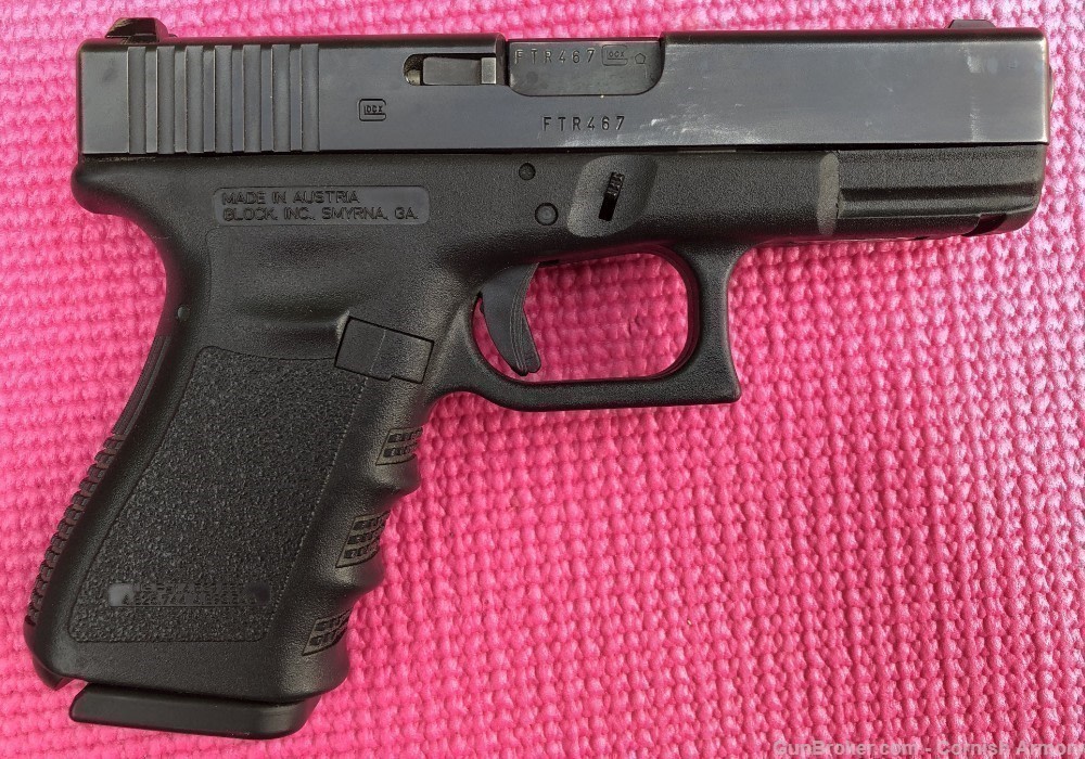 Austrian Glock 23 G23 in 40 S&W 4" brl, 13+1 w/retention holster, NS, CT-img-2