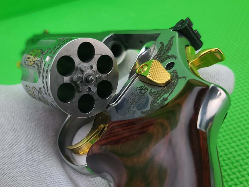 S&W SMITH & WESSON 686 * DREAMCATCHER 357 MAG #93 OF ONLY 200 GOLD ENGRAVED-img-25