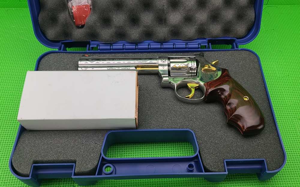 S&W SMITH & WESSON 686 * DREAMCATCHER 357 MAG #93 OF ONLY 200 GOLD ENGRAVED-img-2