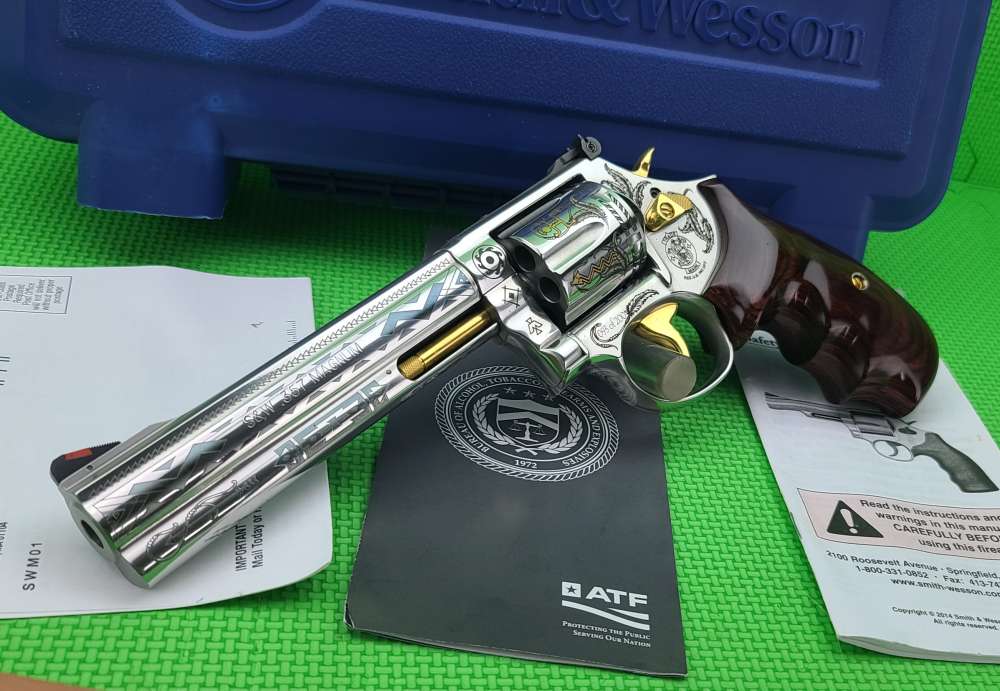 S&W SMITH & WESSON 686 * DREAMCATCHER 357 MAG #93 OF ONLY 200 GOLD ENGRAVED-img-0