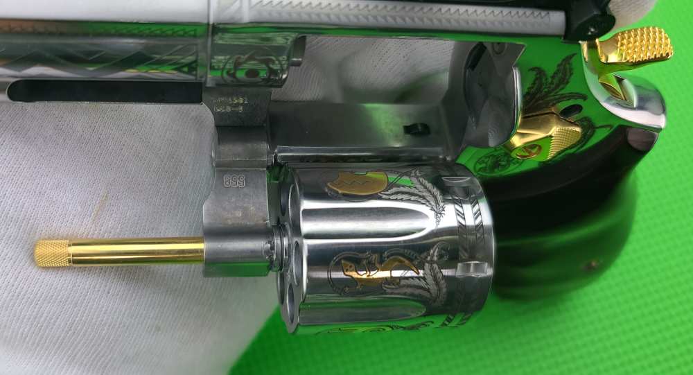 S&W SMITH & WESSON 686 * DREAMCATCHER 357 MAG #93 OF ONLY 200 GOLD ENGRAVED-img-24
