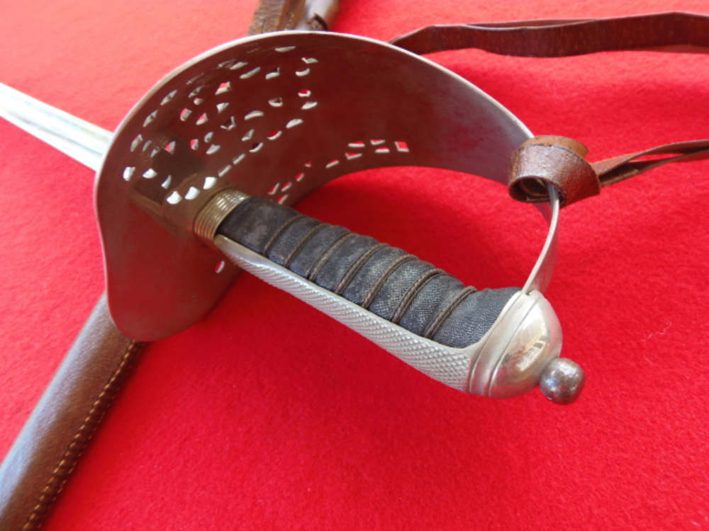 English 1897 pattern Infantry Officer's Sword George VI-img-19