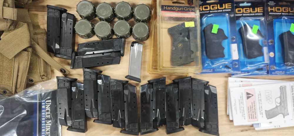 BULK LOT: Pistol Magazines - Pouches - Pistol Cases - Grips AND MORE-img-7