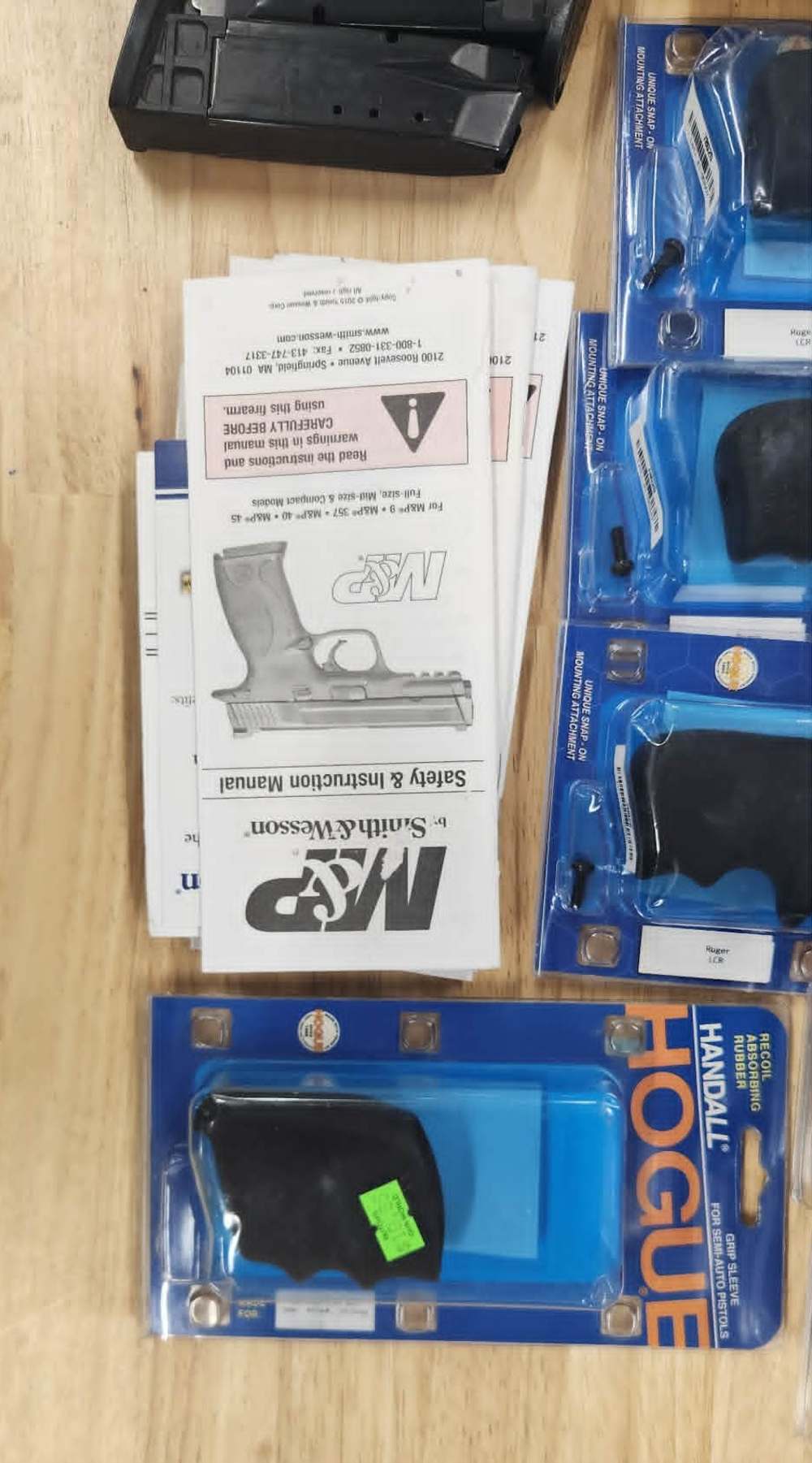 BULK LOT: Pistol Magazines - Pouches - Pistol Cases - Grips AND MORE-img-8