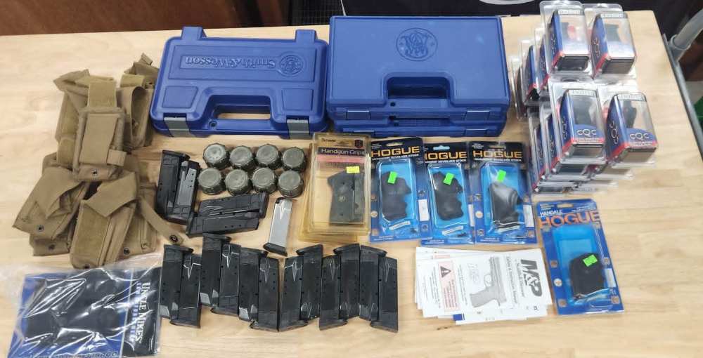 BULK LOT: Pistol Magazines - Pouches - Pistol Cases - Grips AND MORE-img-1