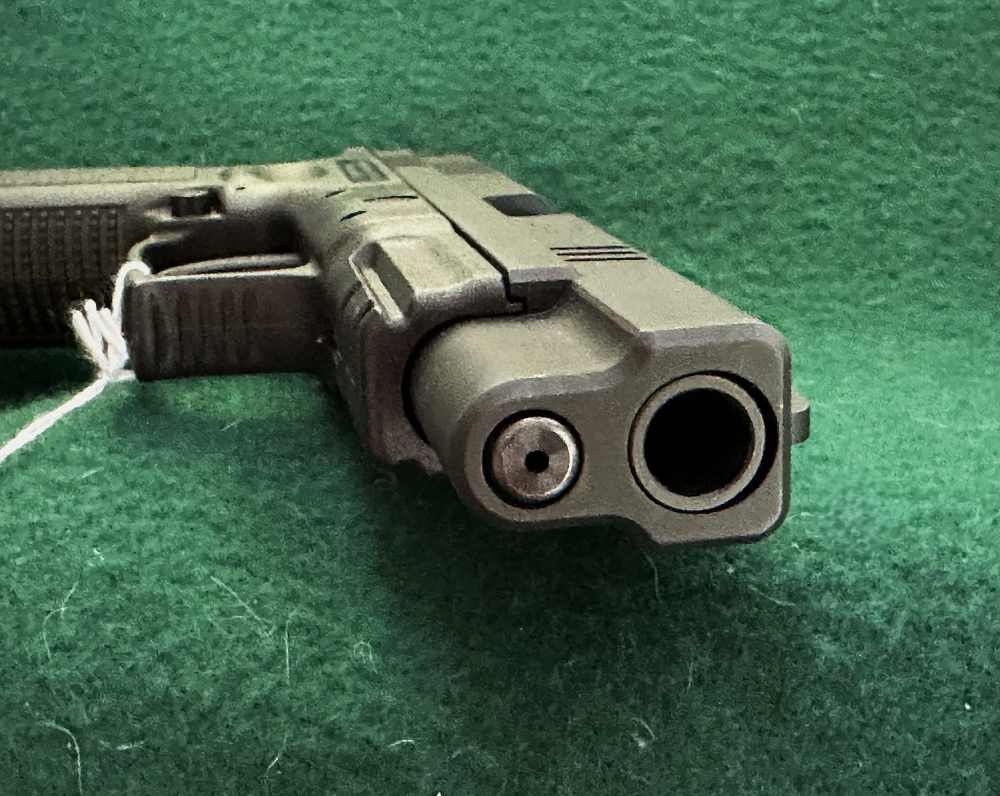 Springfield Armory XD 45 Tactical, kit w/2 mags, holsters, Excellent Cond.-img-9