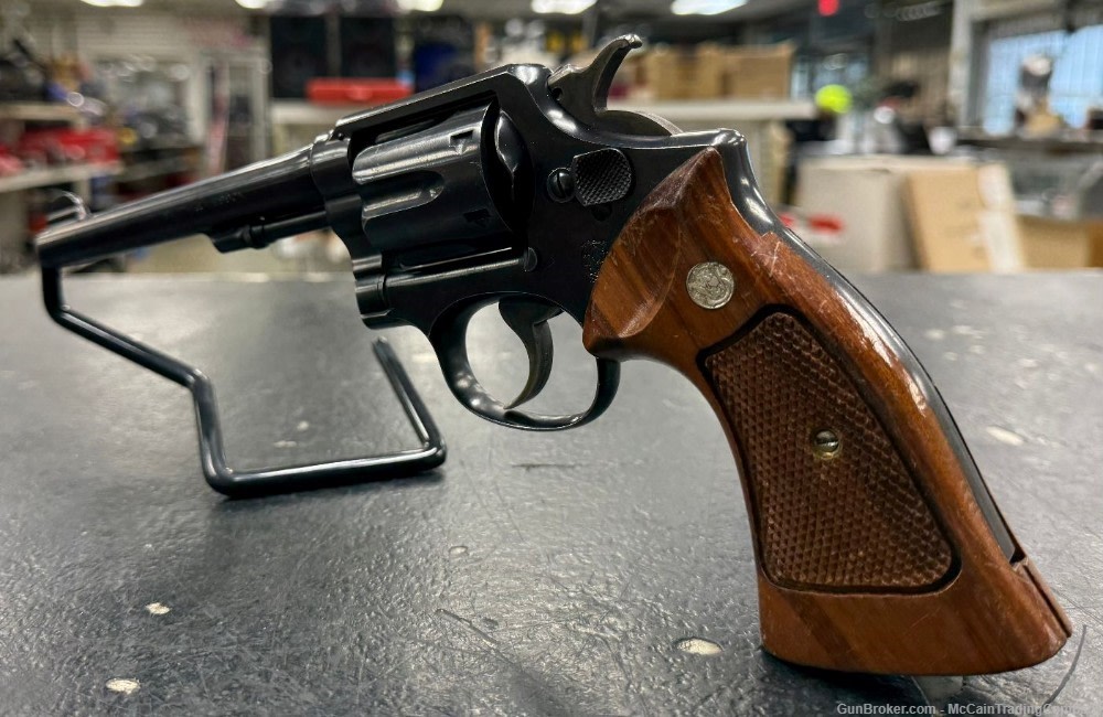 Smith & Wesson Model 10 – 6” Barrel – Blued – Wood Grips – Classic Revolver-img-4